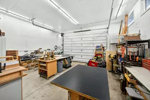 909 Upper Applegate Rd, Jacksonville, OR 97530 - Photo 17