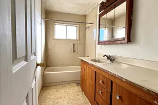 5700 Schiesel Ave, Klamath Falls, OR 97603 - Photo 13