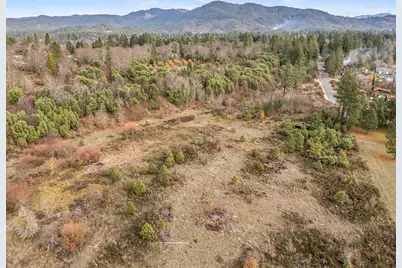 620 W River Street, Cave Junction, OR 97523 - Photo 5