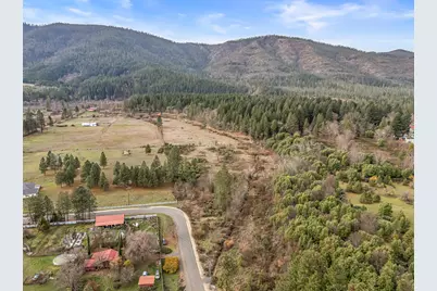 620 W River Street, Cave Junction, OR 97523 - Photo 13