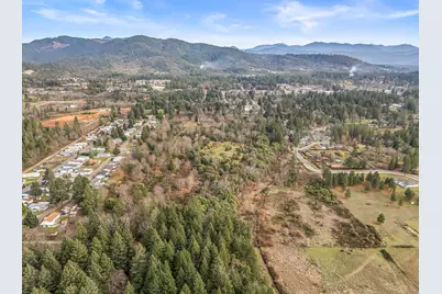 620 W River Street, Cave Junction, OR 97523 - Photo 9