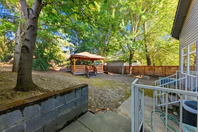 873 NE 7th Street #B, Grants Pass, OR 97526 - Photo 5