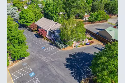 873 NE 7th Street #B, Grants Pass, OR 97526 - Photo 21