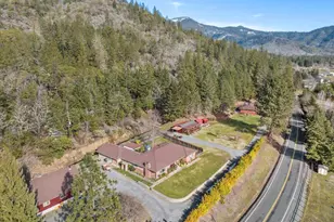 7420 N Applegate Rd, Grants Pass, OR 97527 - Photo 3