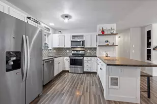 541 SW 3rd St, Madras, OR 97741 - Photo 9