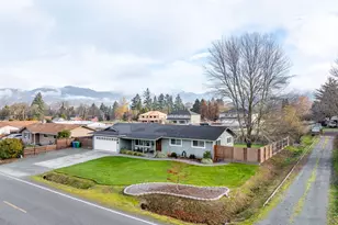 1949 Haviland Dr, Grants Pass, OR 97527 - Photo 37