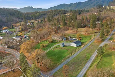 1360 Oxyoke Road, Grants Pass, OR 97526 - Photo 45