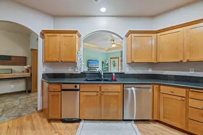 3864 Crystal Springs Drive, Medford, OR 97504 - Photo 7