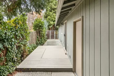 815 SE 11th Street, Grants Pass, OR 97526 - Photo 23