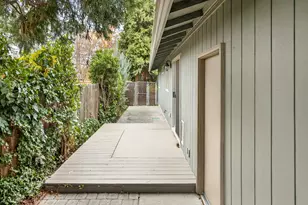 815 SE 11th St, Grants Pass, OR 97526 - Photo 23