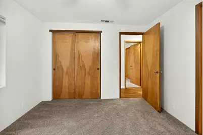 815 SE 11th Street, Grants Pass, OR 97526 - Photo 17