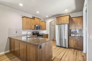 20745 NE Comet Ln, Bend, OR 97701 - Photo 5