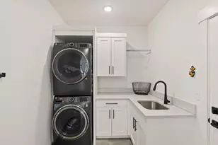 1185 NW Singleton Pl, Bend, OR 97703 - Photo 29