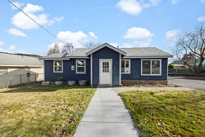 1821 Lancaster Avenue, Klamath Falls, OR 97601 - Photo 1