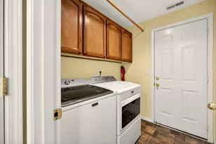 577 C St, Phoenix, OR 97535 - Photo 23