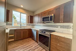 321 NE 6th St, Prineville, OR 97754 - Photo 5