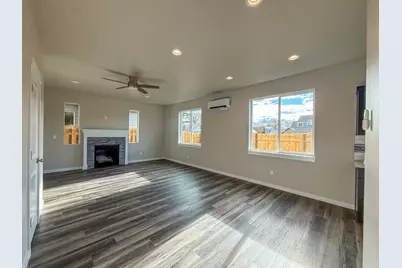 624 NE Court Street, Prineville, OR 97754 - Photo 3