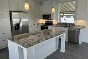 333 Mountain View Dr, Talent, OR 97540 - Photo 3