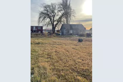 3364 Johns Avenue, Klamath Falls, OR 97603 - Photo 1