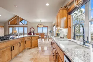 360 Vista Rim Dr, Redmond, OR 97756 - Photo 35