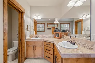 360 Vista Rim Dr, Redmond, OR 97756 - Photo 11