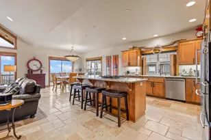 360 Vista Rim Dr, Redmond, OR 97756 - Photo 7