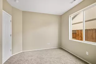 3391 SW Metolius Meadow Ct, Redmond, OR 97756 - Photo 23