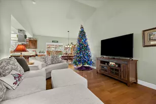 21281 Bellflower Pl, Bend, OR 97702 - Photo 7