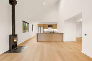 721 W Seedling Ln, Sisters, OR 97759 - Photo 3