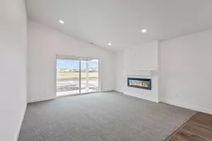 440 NW Monte Vis Ave, Madras, OR 97741 - Photo 5