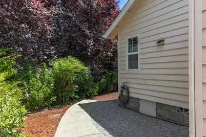 2206 Egret Court, Grants Pass, OR 97526 - Photo 31