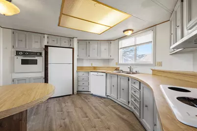 8306 Homedale Road, Klamath Falls, OR 97603 - Photo 13