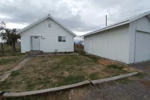 8306 Homedale Rd, Klamath Falls, OR 97603 - Photo 3