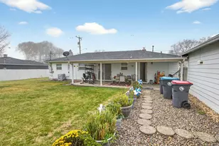 709 Lawnsdale Rd, Medford, OR 97504 - Photo 35