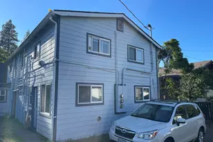 36 Dewey St, Ashland, OR 97520 - Photo 9