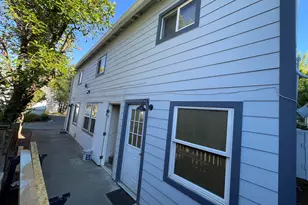 36 Dewey St, Ashland, OR 97520 - Photo 11