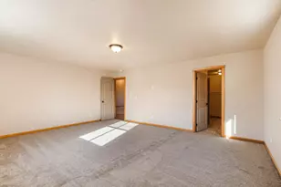 722 NE Redwood Ave, Redmond, OR 97756 - Photo 11