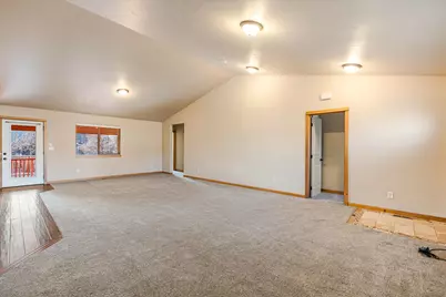 722 NE Redwood Avenue, Redmond, OR 97756 - Photo 3