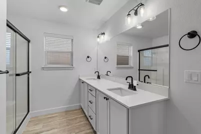 1062 NW Walnut Avenue, Redmond, OR 97756 - Photo 13