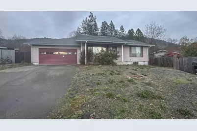 1023 NE Primrose Place, Grants Pass, OR 97526 - Photo 1