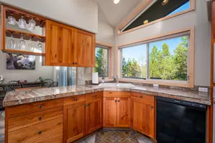 58010 Mulligan Ln, Sunriver, OR 97707 - Photo 15