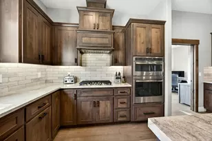 3691 Camina Dr, Medford, OR 97504 - Photo 21