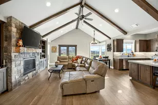 3691 Camina Dr, Medford, OR 97504 - Photo 11