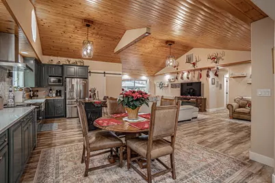 1027 Chevney Way, Shady Cove, OR 97539 - Photo 9