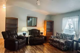 633 E Archwood Dr, Eagle Point, OR 97524 - Photo 9