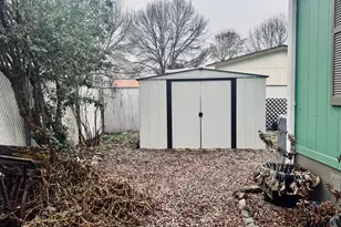 633 E Archwood Dr, Eagle Point, OR 97524 - Photo 33