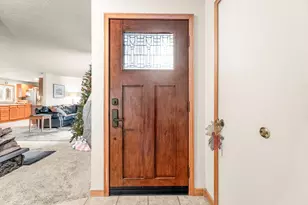 533 NW 7th St, Redmond, OR 97756 - Photo 9
