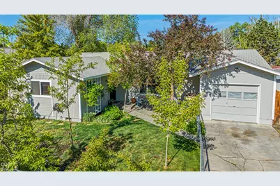 533 NW 7th Street, Redmond, OR 97756 - Photo 3