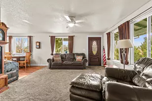 1250 Diamond St, Medford, OR 97501 - Photo 7