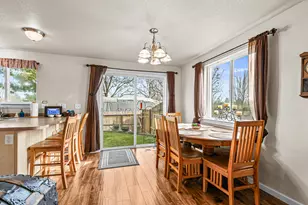 1250 Diamond St, Medford, OR 97501 - Photo 3